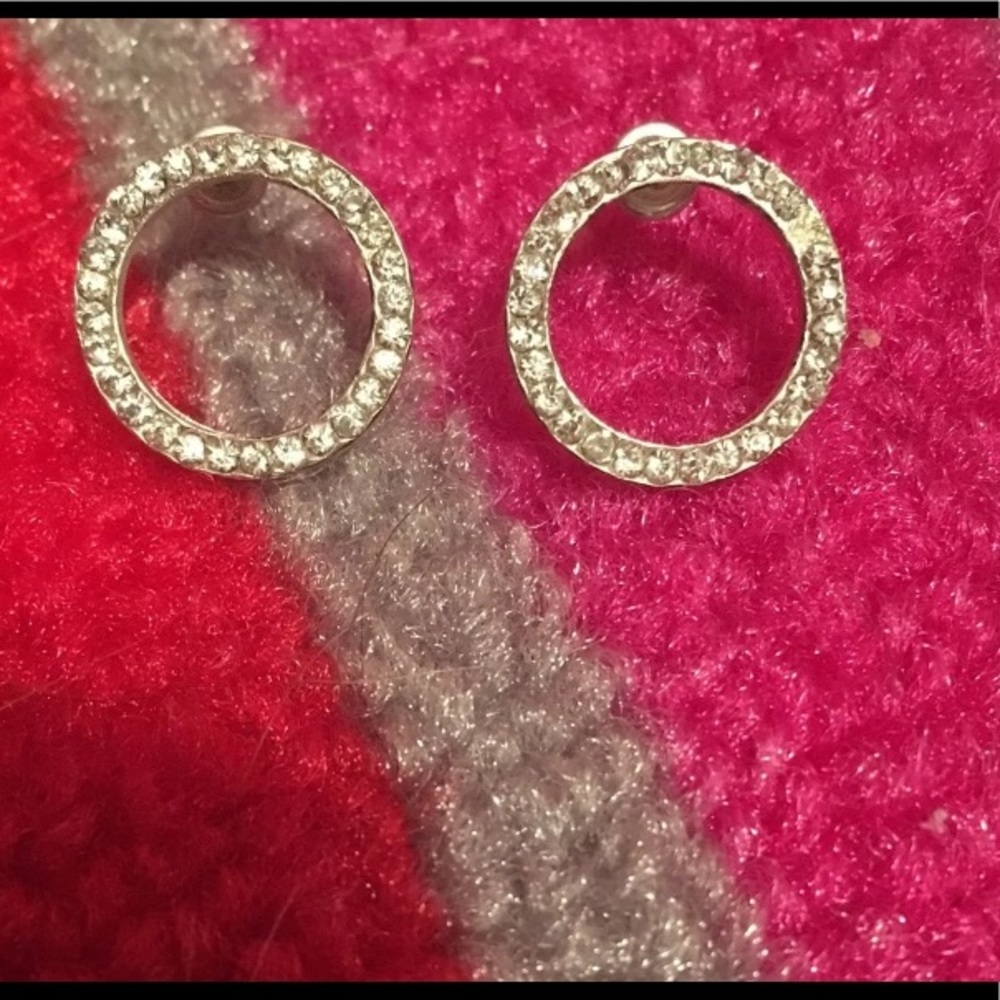 Circle diamond earrings